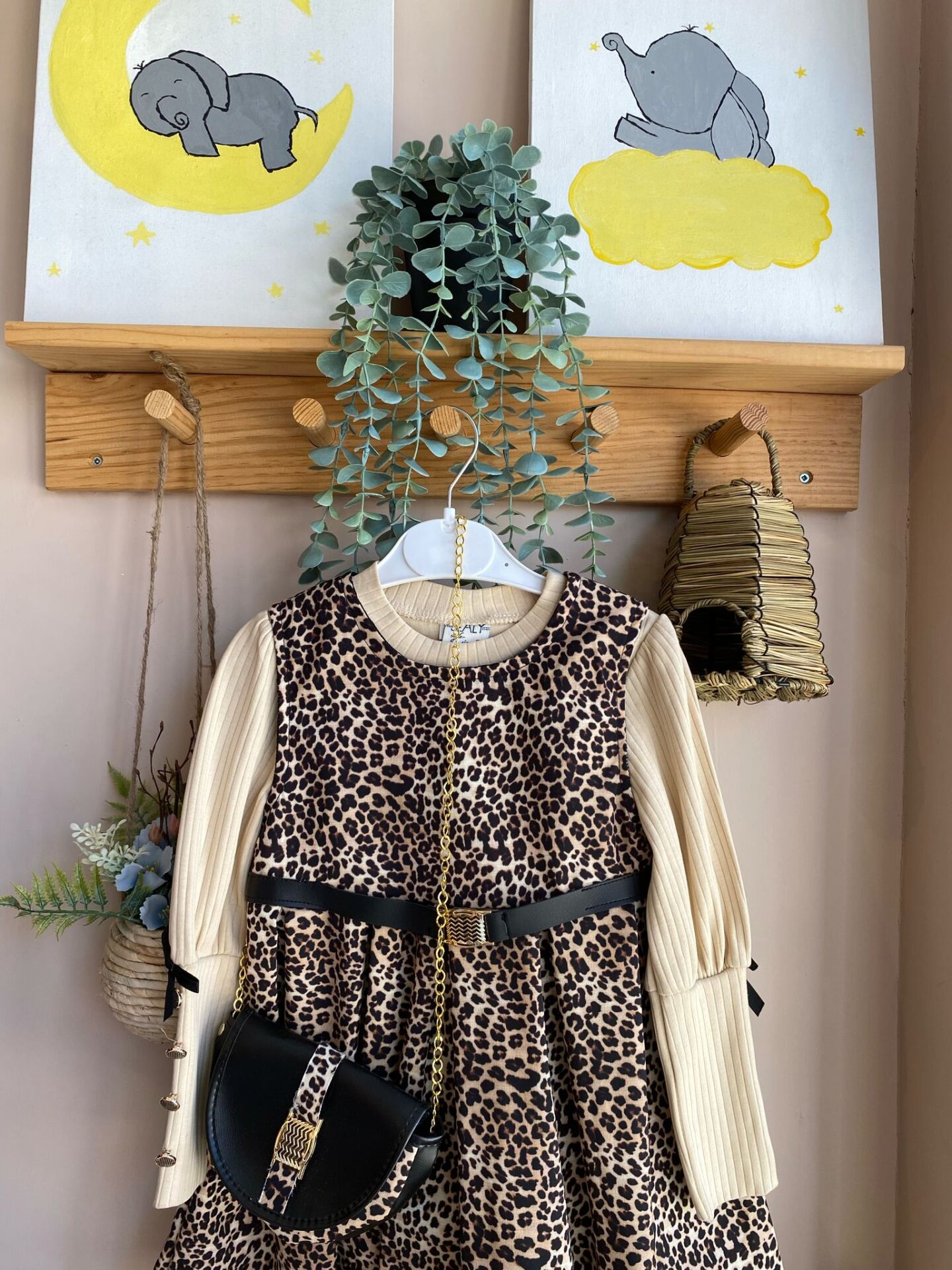 Leopar desenli çantalı takım