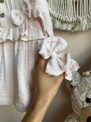 Açık pembe fırfırlı elbise