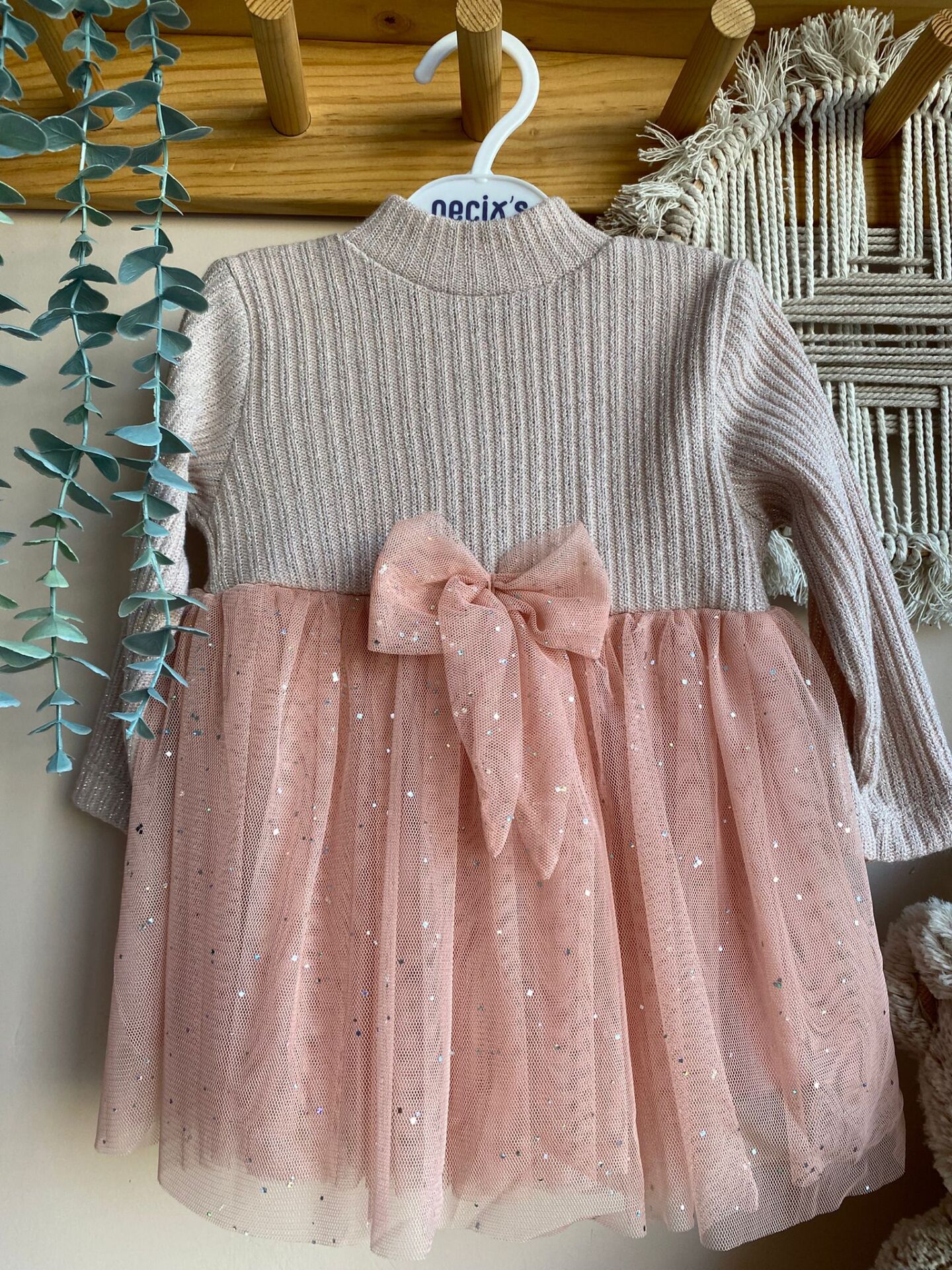 Pembe tütülü elbise