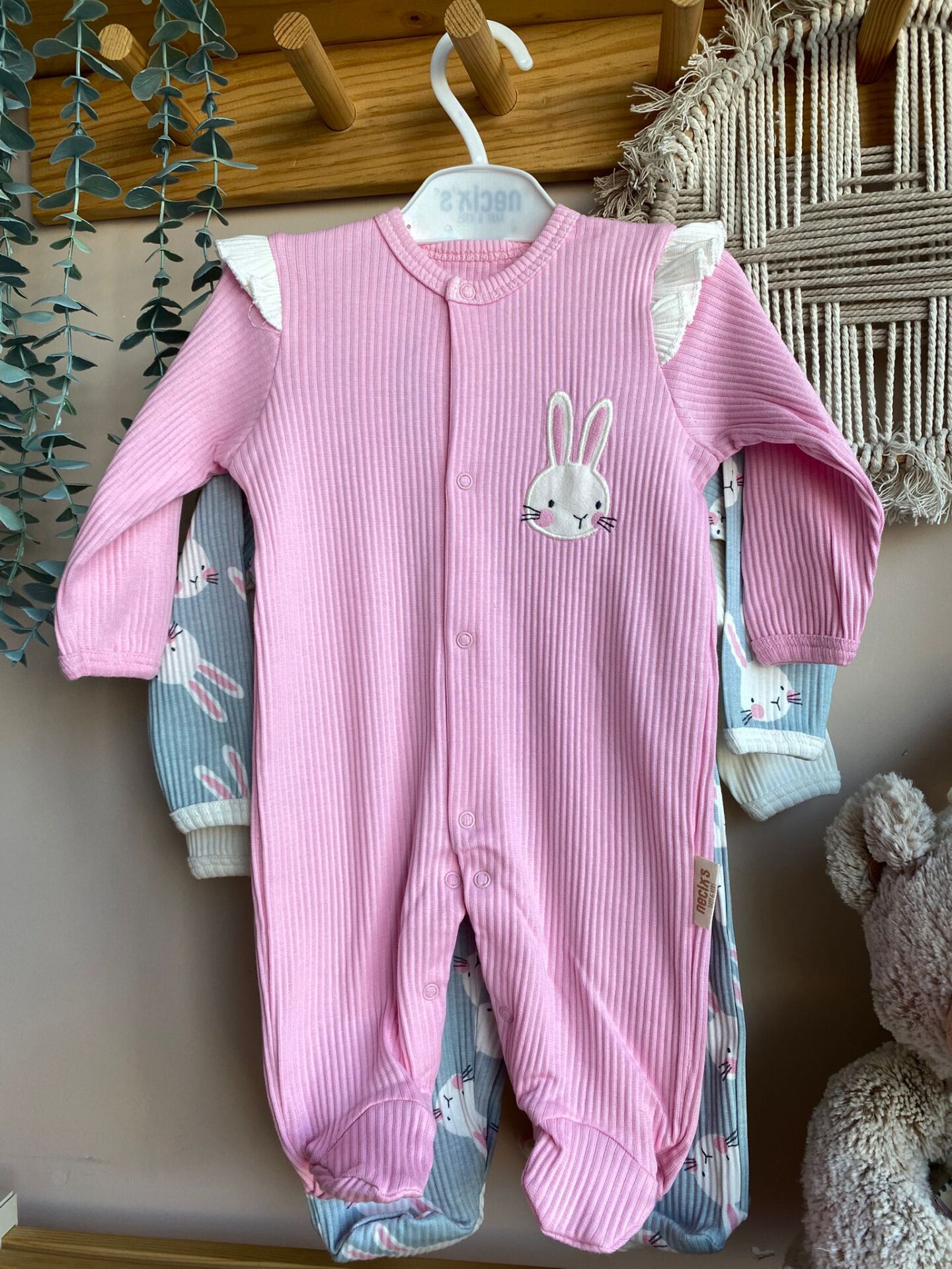 Pembe tavşan ayaklı tulum