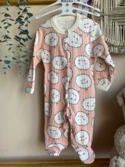 Renkli kuzu ayaklı tulum