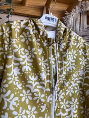 Yeşil çiçek yağmurluk