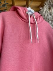 Pembe kapşonlu eşofman takımı