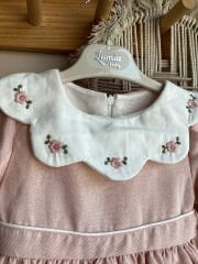 Pudra çiçek yaka elbise