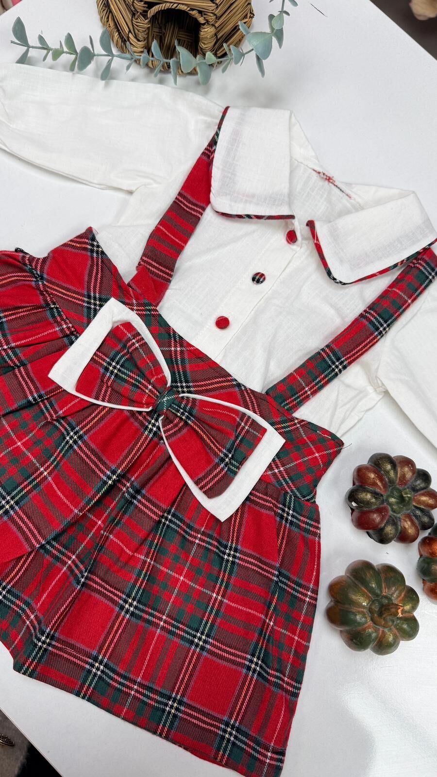 Fiyonk detaylı ekoseli elbise